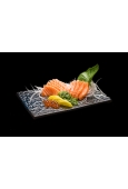 Sashimi z łososia – 10 plasterków